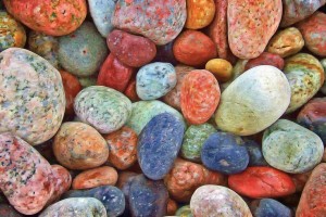 viele farbige Steine; Bild zu: Stärken stärken