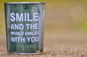 Smile and the World smiles with you; Bild zu: Lächeln bewirkt Wunder